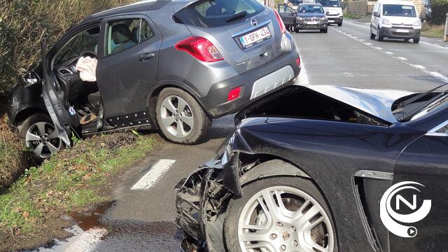 Drie gewonden bij ongeval op kruispunt 's Herenweg-Lenkestraat