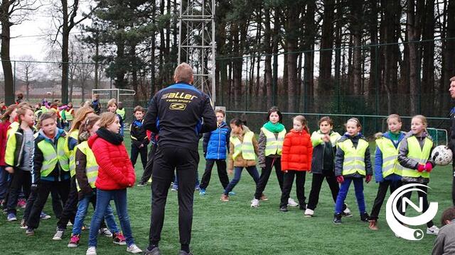 Kinderen en voetballers KVC Westerlo scoren samen gezonde doelpunten
