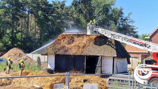 Geklasseerd schuurtje met rieten dak uitgebrand aan Sassenhout 