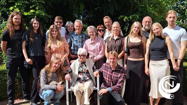 Oudste inwoner van Hulshout - Josepha blaast 101 kaarsjes uit