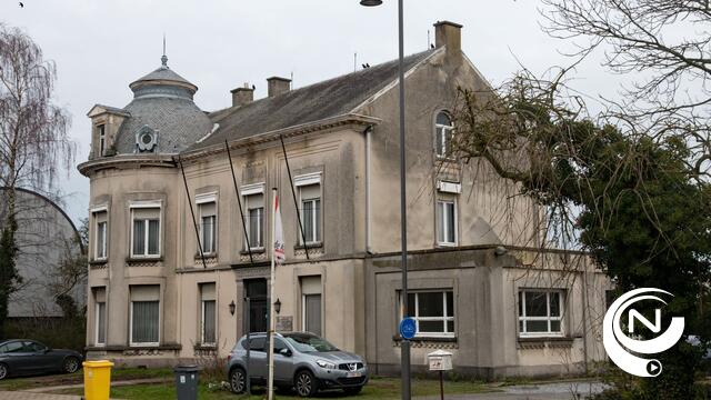 Oud-gemeentehuis Itegem in trek op veilingsite Biddit : verkocht €621.000 