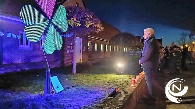  1 jaar na de moord op juf Mieke: "We willen antwoorden" - lichtkunstwerk voor Mieke