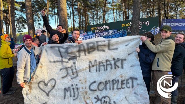 Column Bart Obbels 'Vanuit het duivennest' : 'Een badeentje voor Isabel' - extra foto's