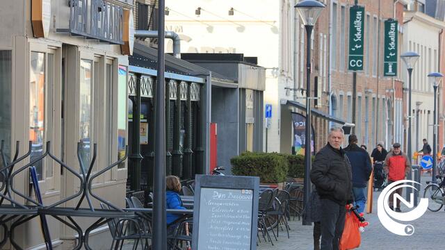 Dieven stelen terrasmeubelen café Den Beiaard Markt