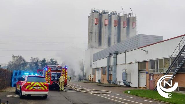 Vrachtwagencabine brandt uit op fabrieksterrein Mondelèz International