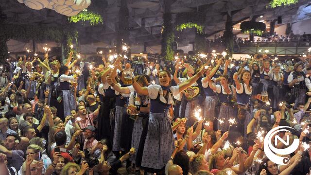 Zwaar beveiligd bier drinken op Oktoberfest 2016