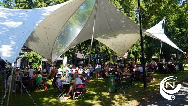 Picknick op het plein Olen-centrum