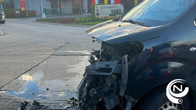 2 gewonden bij ongeval aan Hoogbuul Olen, buurt OVI Vleeswarenbedrijf