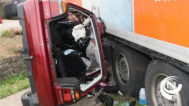 Jongeman (25) overleeft klap niet na frontale botsing tegen vrachtwagen op Gierlebaan Lille