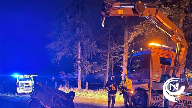 Wagen over de kop aan kruispunt Goorstraat-Broekhoven Morkhoven : 1 gewonde