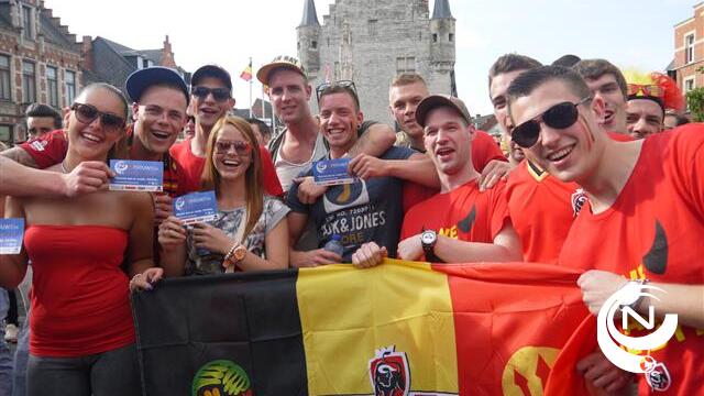 Supporters na overwinning tegen Rusland uit de bol op zonovergoten Grote Markt Herentals - HD-video (2)