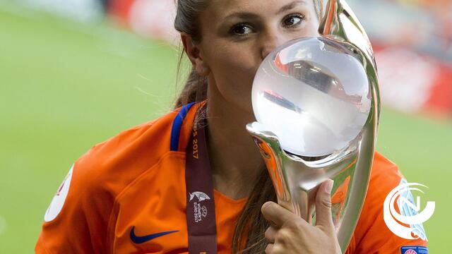 Nederlandse vrouwen winnen finale EK voetbal met 4-2 van Denemarken 