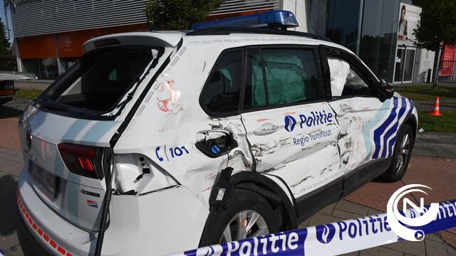 Politiewagen crasht in Turnhout na aanrijding met IOK-vrachtwagen en fietser : 2 gewonden