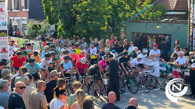 70e Retrokoers Kessel lokt massa fans onder super stralende zon  : 'Wat een feest!"  - extra sfeerfoto's