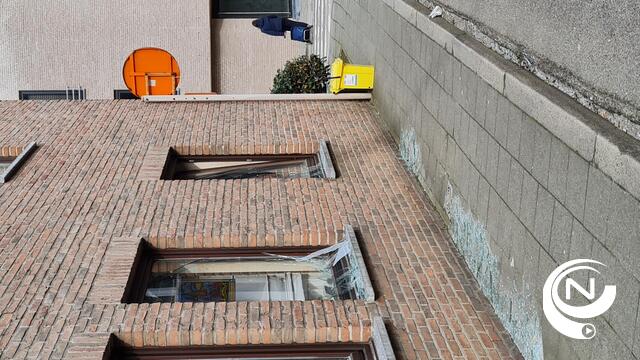 Vandalisme in Sint-Jansstraat : ruiten sneuvelen