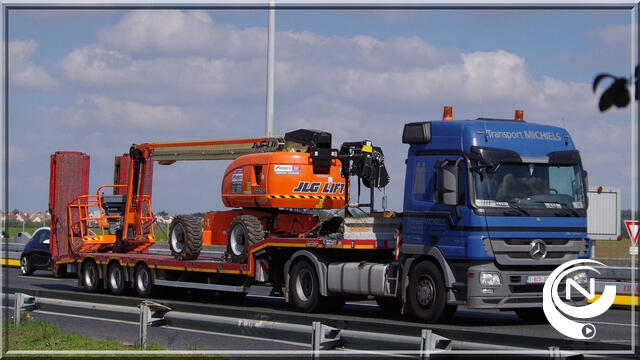 Dieven stelen vrachtwagen, kraan en oplegger bij Transport Michiels in Hulshout 