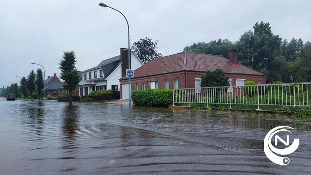 Turnhoutse straten onder water : 'Rij traag in overstroomde straten'