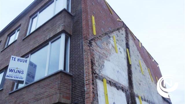 Gevaarlijke barsten in appartementsblok Vonckstraat na afbraak aanpalend gebouw : evacuatie 4 gezinnen