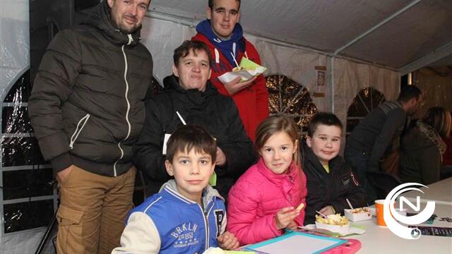 Gerenoveerd pleintje Hildering door buurtbewoners plechtig in gebruik genomen 