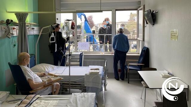 Hoogtewerker herenigt patiënten Ziekenhuis Geel met familie : 'Ik heb geweend' - extra foto's