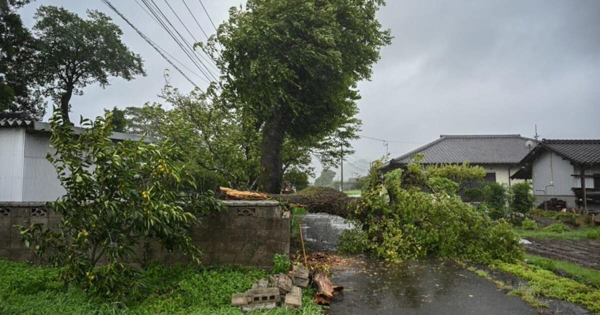 Tyfoon Shanshan - foto Japan News rr